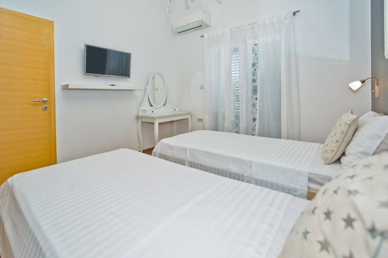 Island Hvar Seaside Villa Levanda With Beach, Pool & Seaview Hvar Town Exterior foto